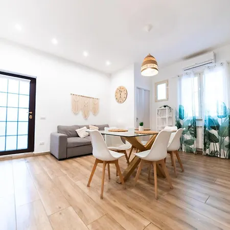 Front Numidio Quadrato *