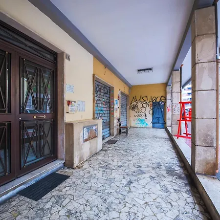 Front Numidio Quadrato