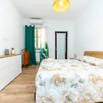 Front Numidio Quadrato Apartament